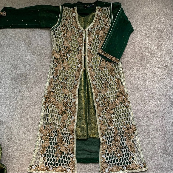 Heavily Beaded 4-Piece Pakistani Suit - Picture 1 of 8
